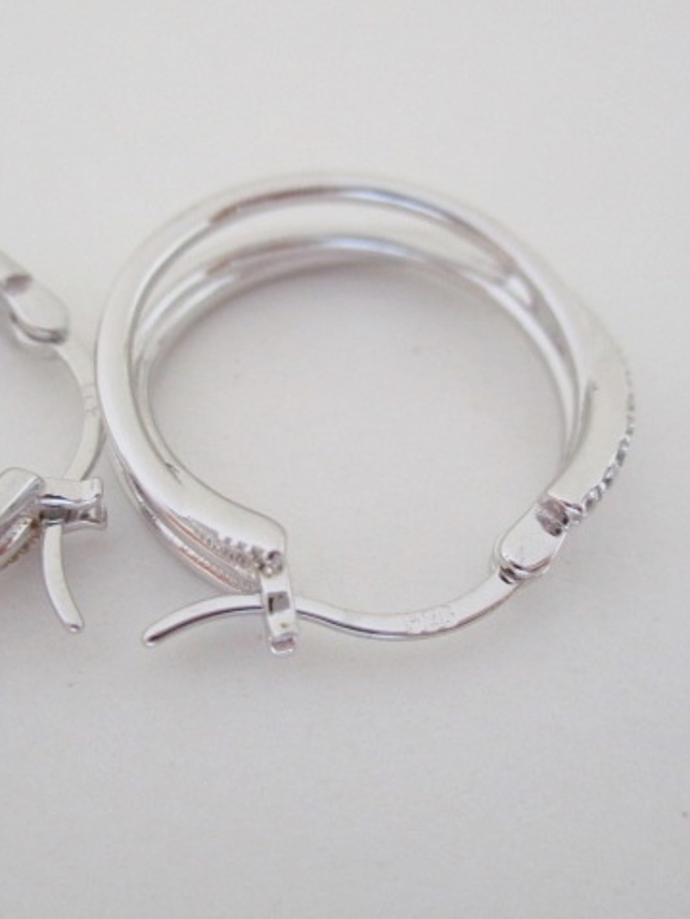 RALPH LAUREN - Pavé Crisscross Hoop Earrings in Sterling Silver - Picture 6 of 9